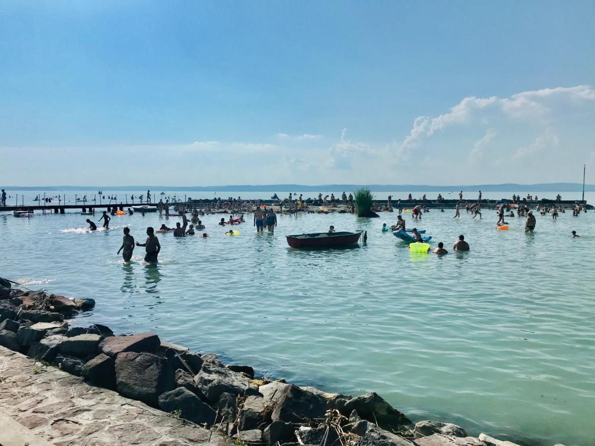Balaton Beachside N2 Апартаменти *
