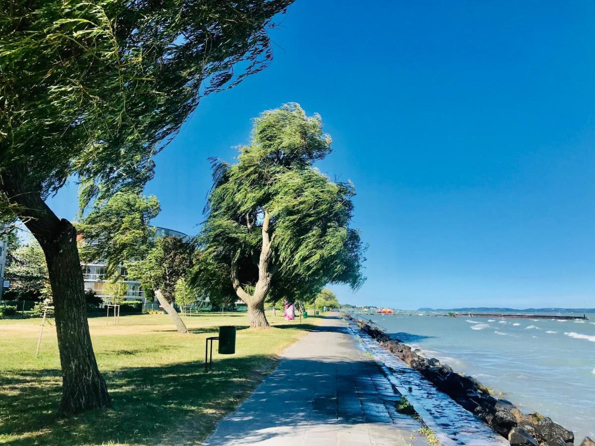 Balaton Beachside N2 *